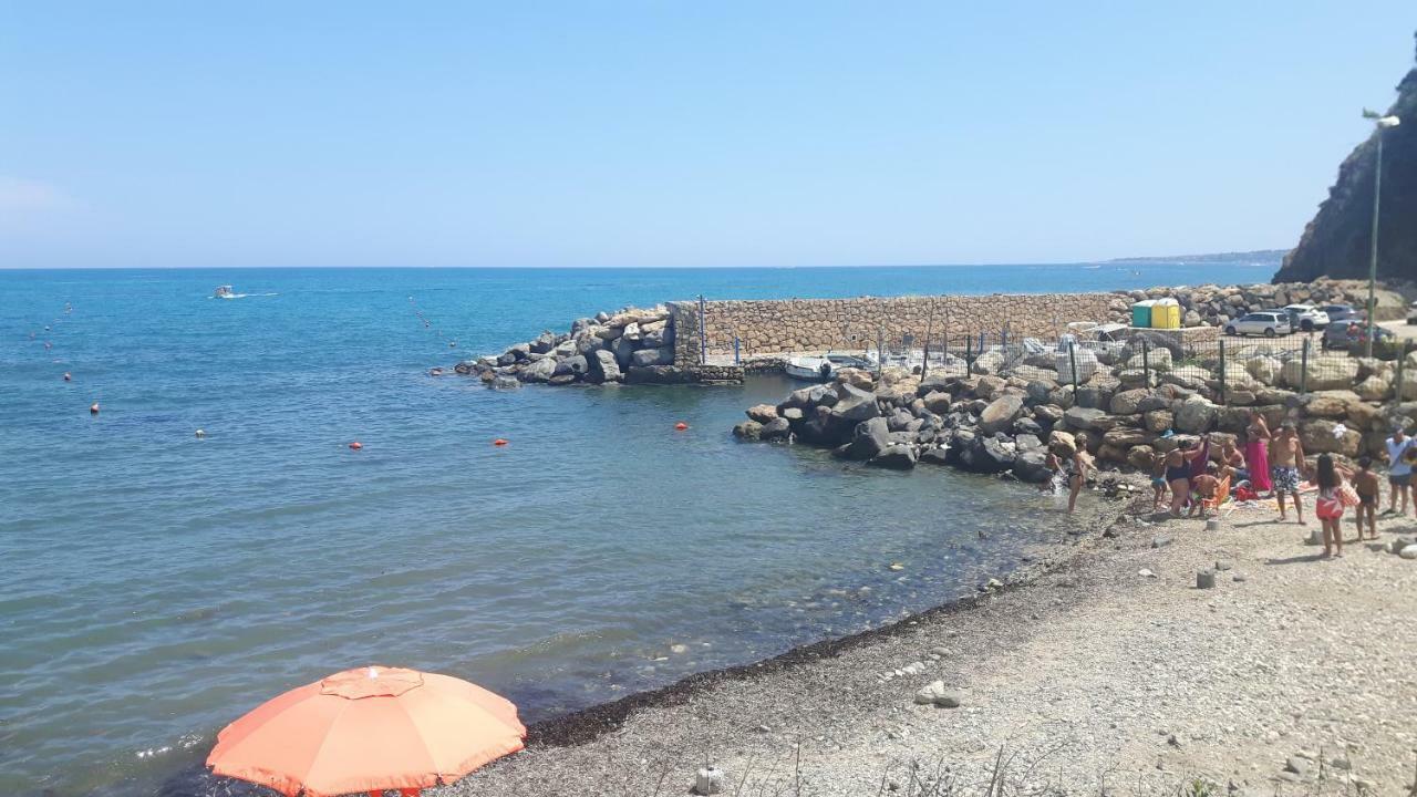 Villetta Sul Mare In Residence Бруколи Екстериор снимка
