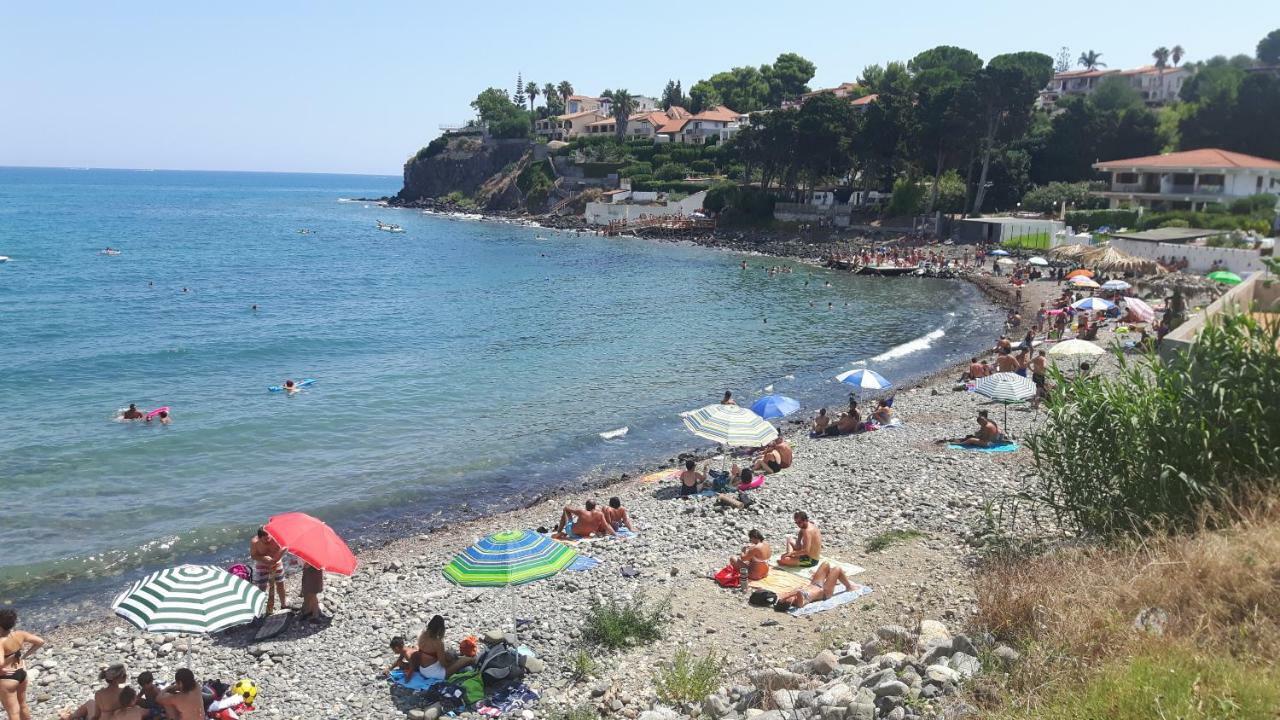 Villetta Sul Mare In Residence Бруколи Екстериор снимка